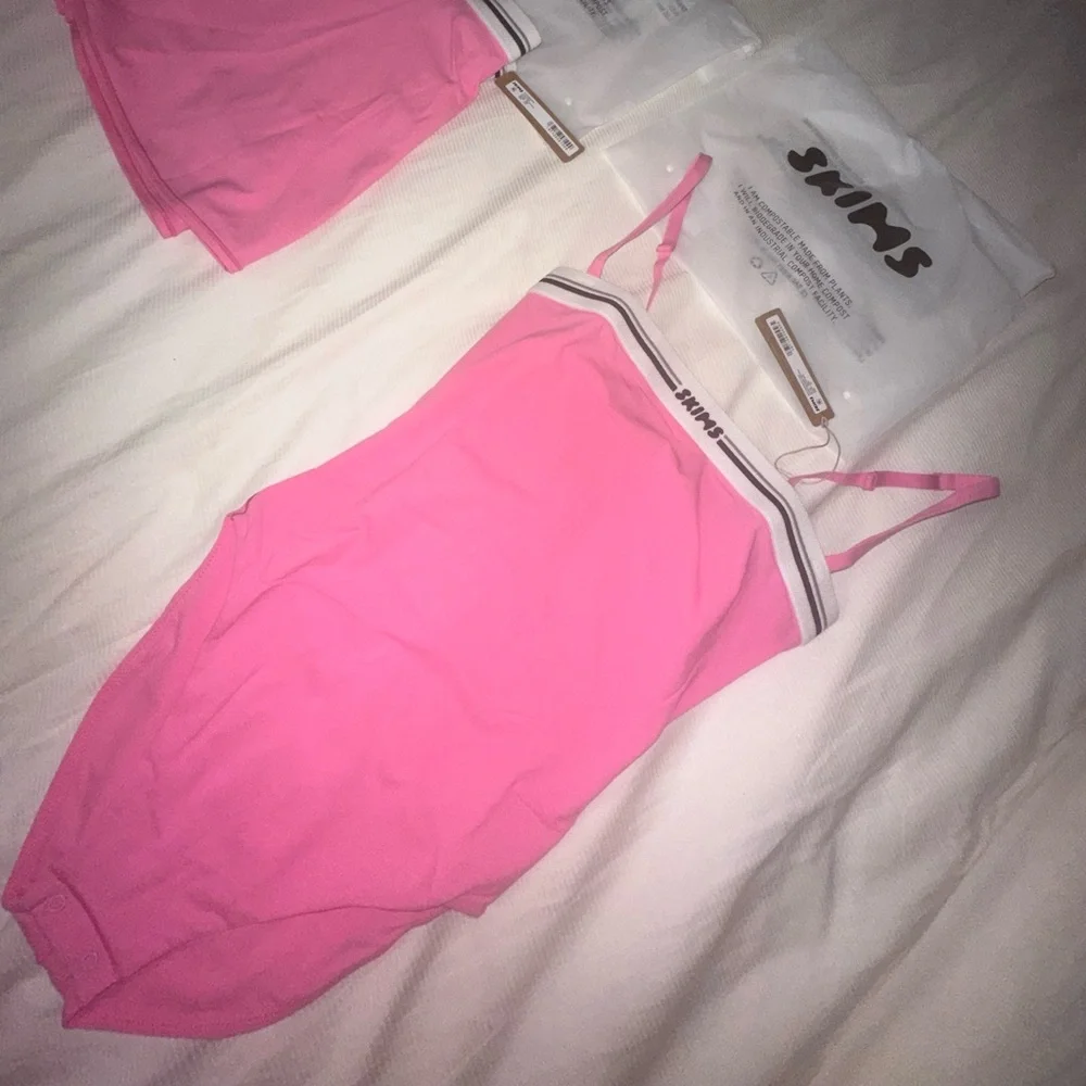 Skims xs pink body suite camisole activewear limited skims sold out women’s new - Picture 7 of 12